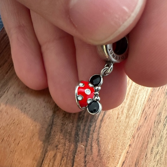 Disney Park Exclusive Pandora Minnie charm - Picture 2 of 6